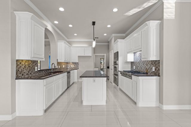 1055 The Meadows Parkway, Desoto, TX 75115