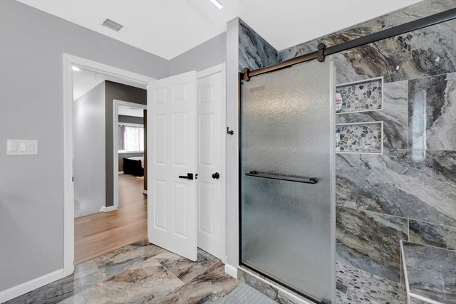 42 Ringgold St, Springfield, MA 01104