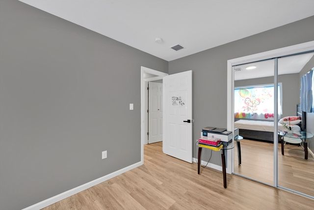 42 Ringgold St, Springfield, MA 01104