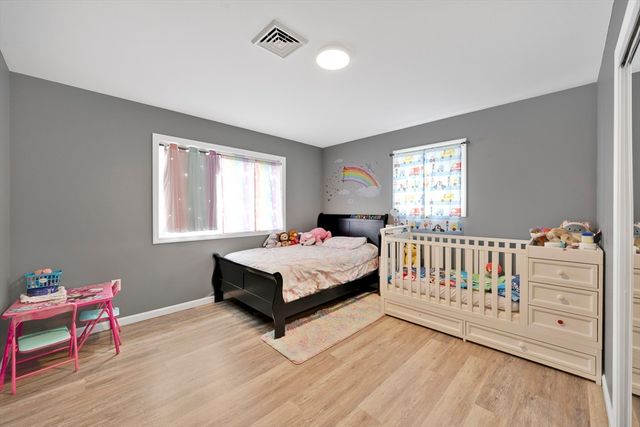 42 Ringgold St, Springfield, MA 01104