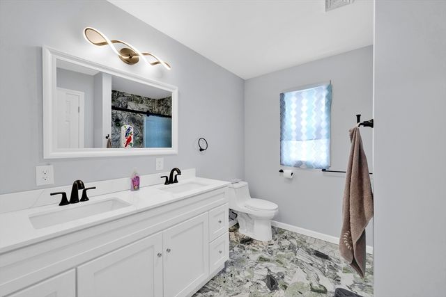 42 Ringgold St, Springfield, MA 01104