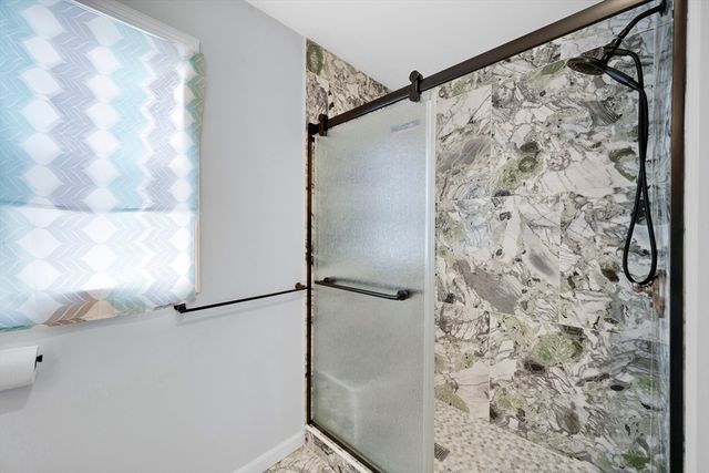 42 Ringgold St, Springfield, MA 01104