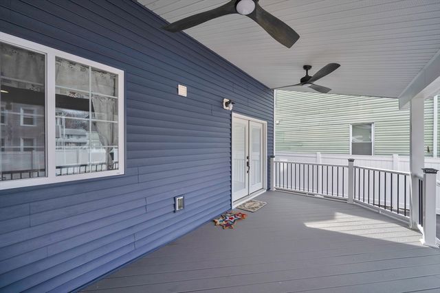 42 Ringgold St, Springfield, MA 01104