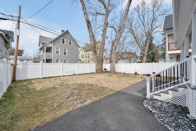 42 Ringgold St, Springfield, MA 01104