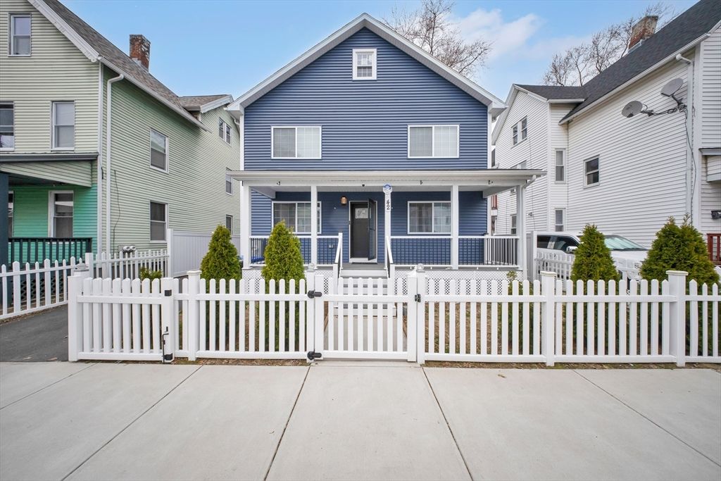 42 Ringgold St, Springfield, MA 01104