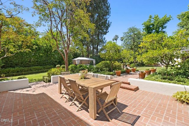521 Bradford Street, Pasadena, CA 91105