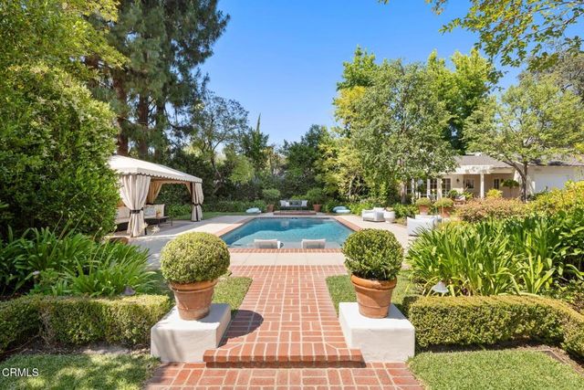 521 Bradford Street, Pasadena, CA 91105