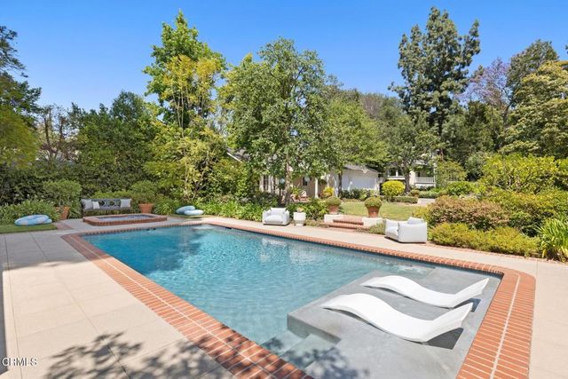 521 Bradford Street, Pasadena, CA 91105