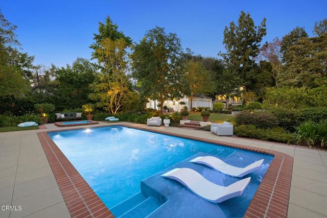521 Bradford Street, Pasadena, CA 91105