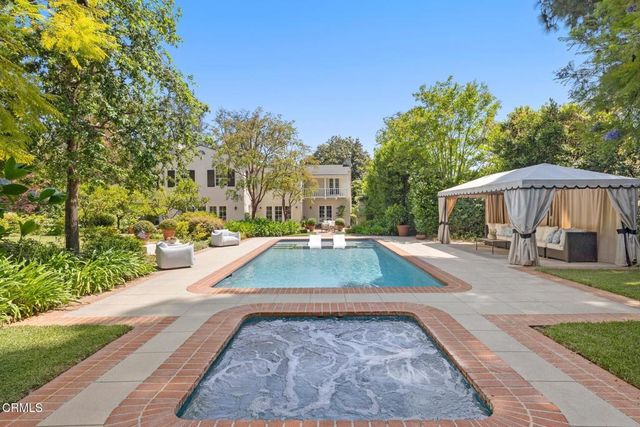 521 Bradford Street, Pasadena, CA 91105