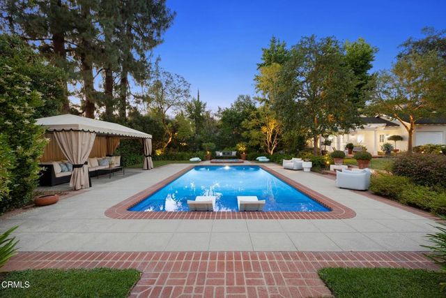 521 Bradford Street, Pasadena, CA 91105