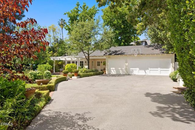 521 Bradford Street, Pasadena, CA 91105