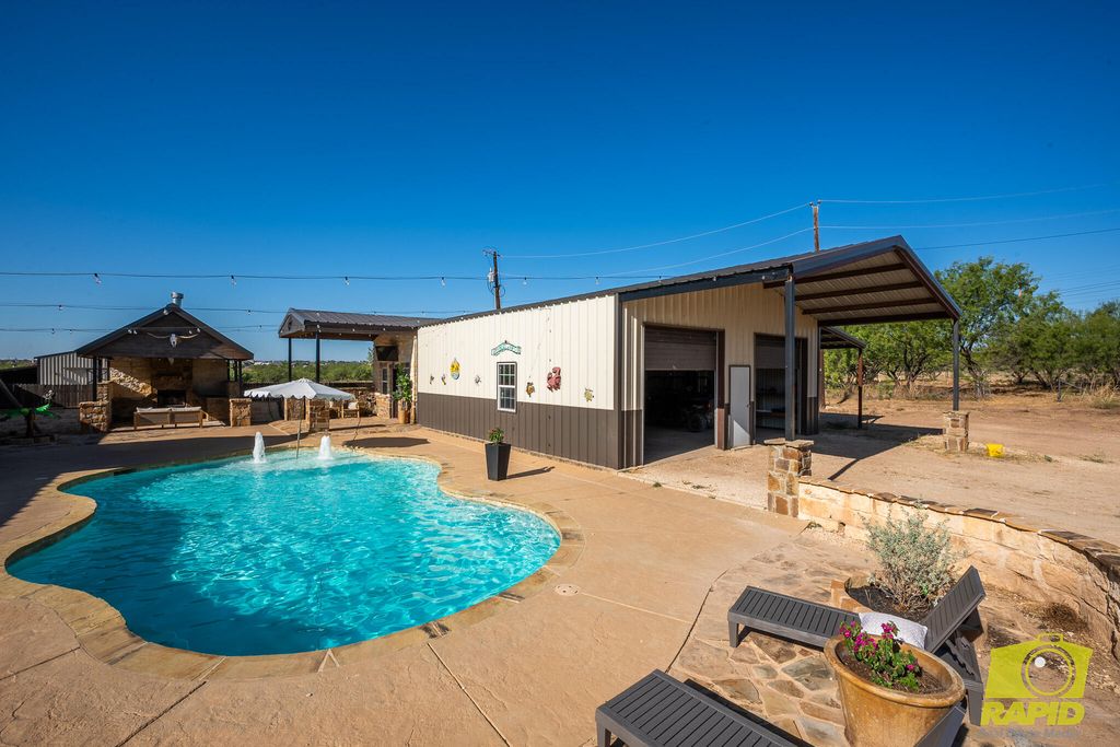 Image 4 of property listing at 5055 Fm 2288, San Angelo, TX 76901