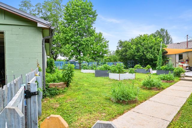 1205 Crenshaw Lane, Nicholasville, KY 40356