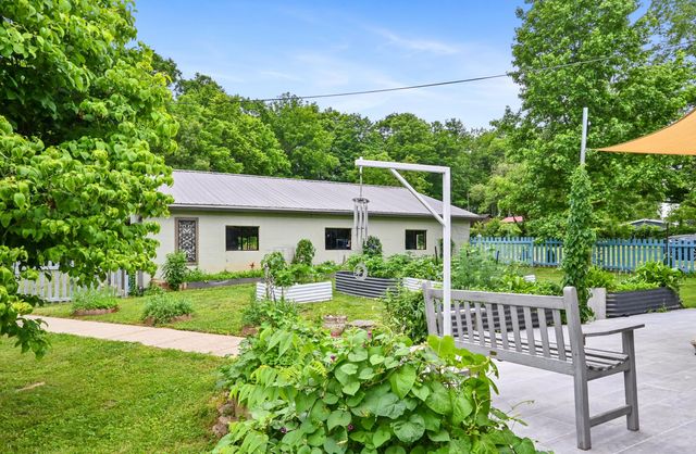 1205 Crenshaw Lane, Nicholasville, KY 40356