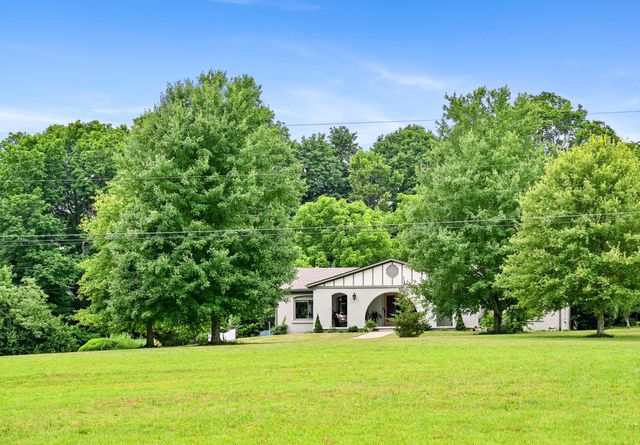 1205 Crenshaw Lane, Nicholasville, KY 40356