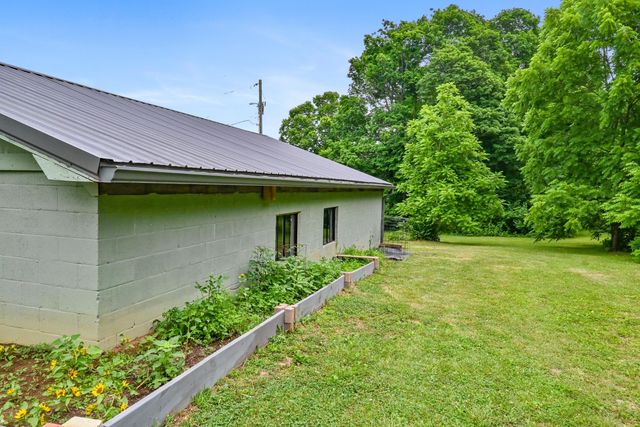 1205 Crenshaw Lane, Nicholasville, KY 40356