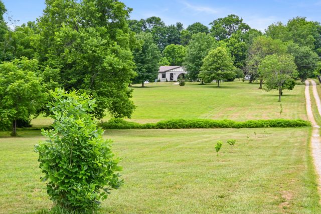 1205 Crenshaw Lane, Nicholasville, KY 40356