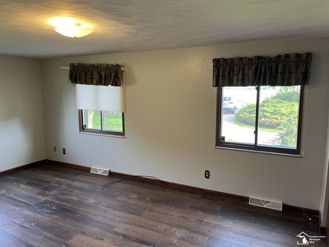 1303 W Erie Street, Bedford Twp, MI 48182