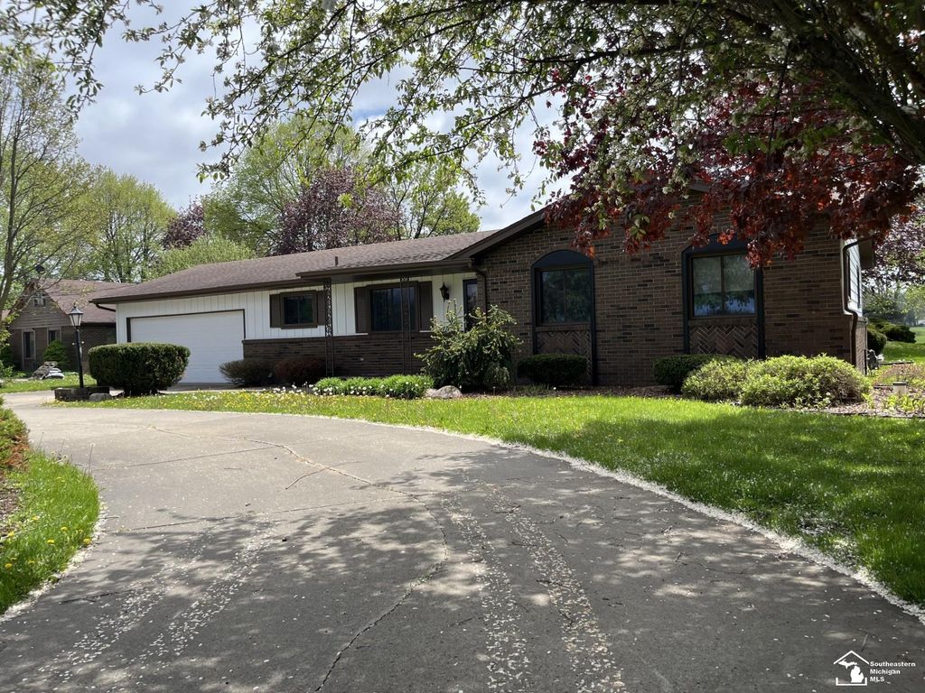 1303 W Erie Street, Bedford Twp, MI 48182