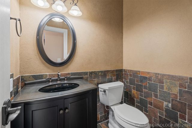 2508 Kingston Drive, Bartlesville, OK 74006