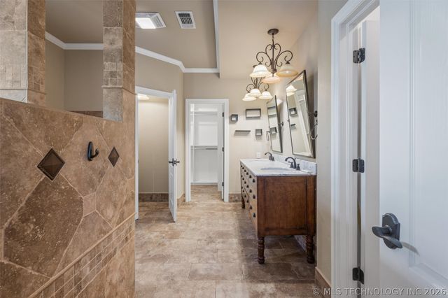 2508 Kingston Drive, Bartlesville, OK 74006