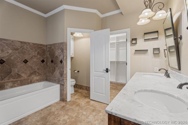 2508 Kingston Drive, Bartlesville, OK 74006