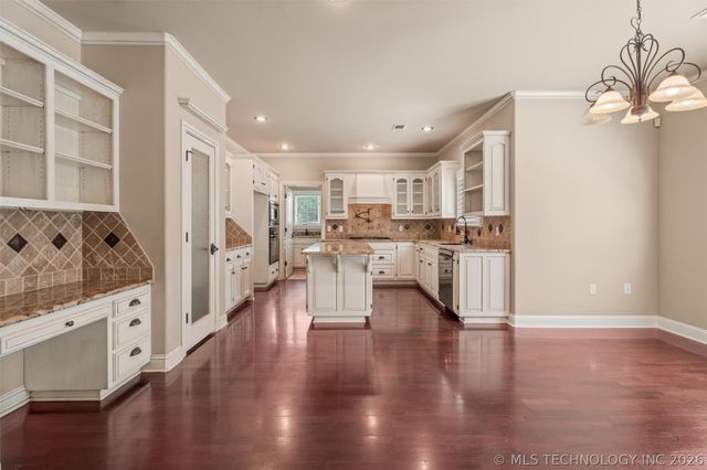 2508 Kingston Drive, Bartlesville, OK 74006