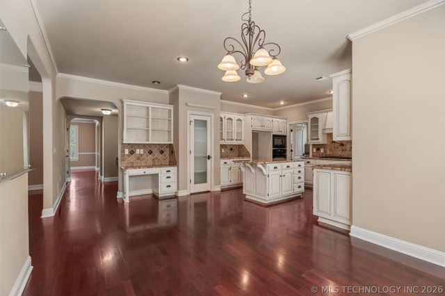 2508 Kingston Drive, Bartlesville, OK 74006