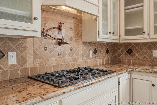 2508 Kingston Drive, Bartlesville, OK 74006