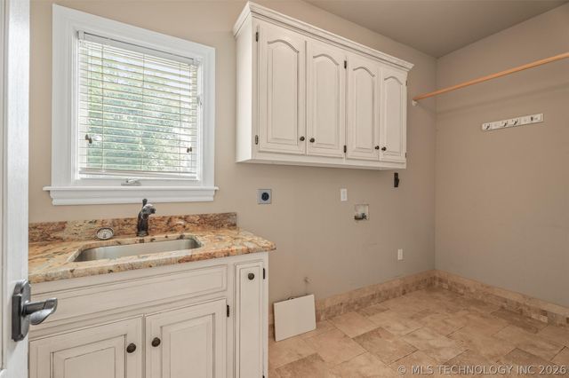 2508 Kingston Drive, Bartlesville, OK 74006