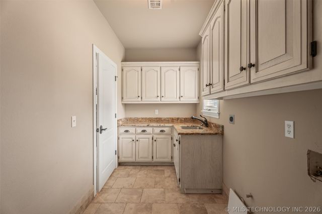2508 Kingston Drive, Bartlesville, OK 74006