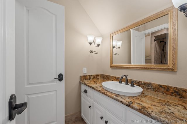 2508 Kingston Drive, Bartlesville, OK 74006