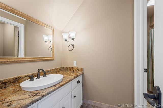 2508 Kingston Drive, Bartlesville, OK 74006