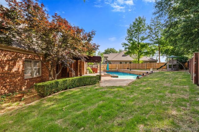 2508 Kingston Drive, Bartlesville, OK 74006