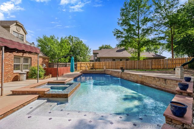 2508 Kingston Drive, Bartlesville, OK 74006