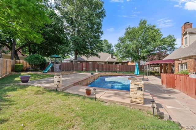 2508 Kingston Drive, Bartlesville, OK 74006