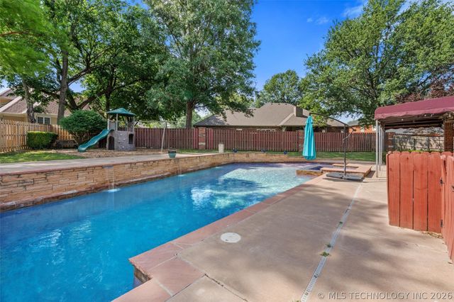 2508 Kingston Drive, Bartlesville, OK 74006