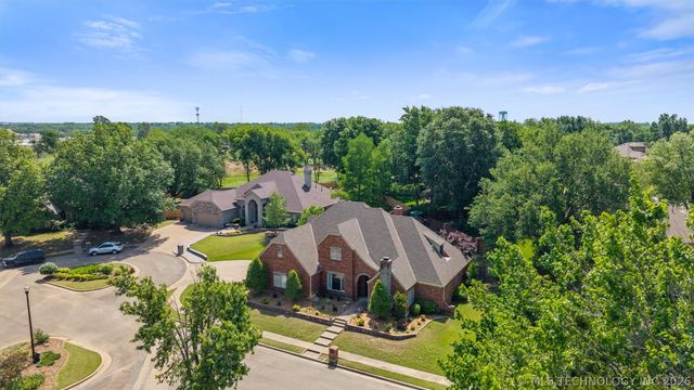 2508 Kingston Drive, Bartlesville, OK 74006
