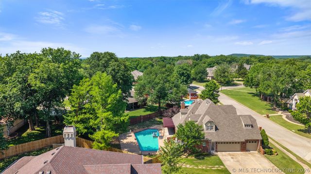 2508 Kingston Drive, Bartlesville, OK 74006