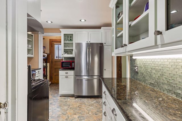 782 Rose Avenue E, Saint Paul, MN 55106