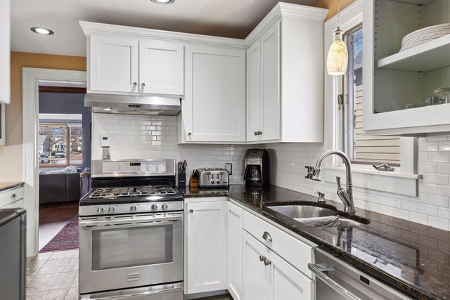 782 Rose Avenue E, Saint Paul, MN 55106