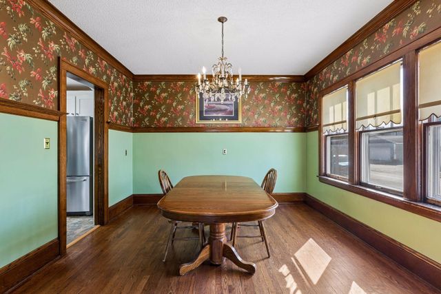 782 Rose Avenue E, Saint Paul, MN 55106