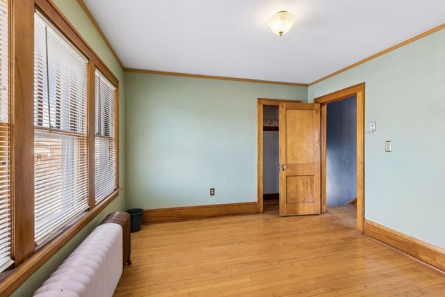 782 Rose Avenue E, Saint Paul, MN 55106