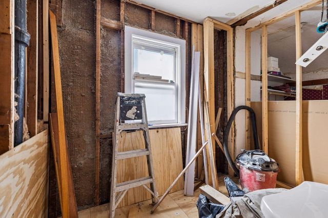 782 Rose Avenue E, Saint Paul, MN 55106