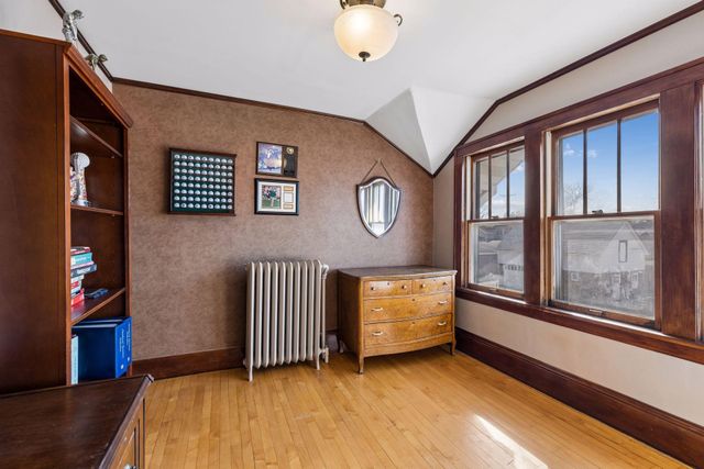 782 Rose Avenue E, Saint Paul, MN 55106