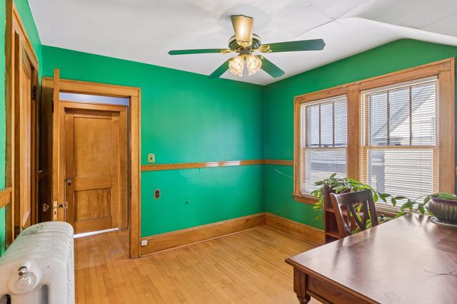 782 Rose Avenue E, Saint Paul, MN 55106