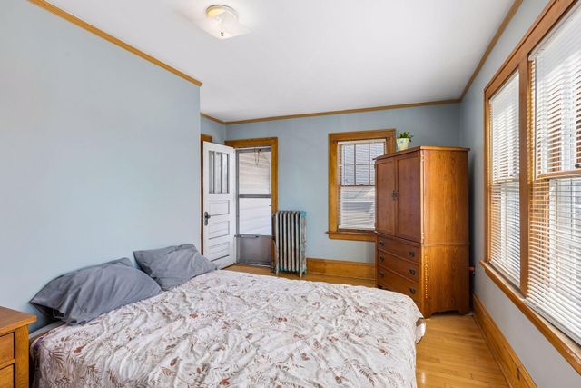 782 Rose Avenue E, Saint Paul, MN 55106