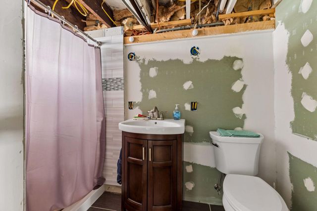 782 Rose Avenue E, Saint Paul, MN 55106