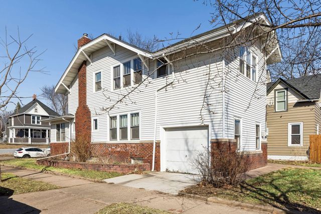 782 Rose Avenue E, Saint Paul, MN 55106